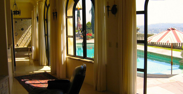 The Villa Sophia, accommodations with private pool and views of Los Angeles skyline